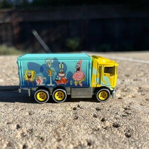 2015 Hot wheels SpongeBob and Patrick hiway hauler truck